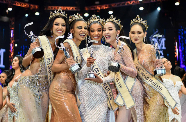 Ai rồi cũng bán hàng online thôi: Miss Grand Thailand làm web bán cơm cháy, son môi giữa mùa dịch