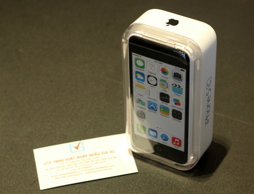 39;Mở hộp39; iPhone 5C vỏ nhựa đầu tiên về Việt Nam
