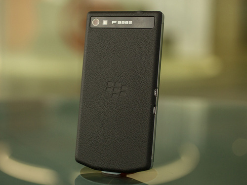 BlackBerry mới giá bán lên tới 2.400 USD