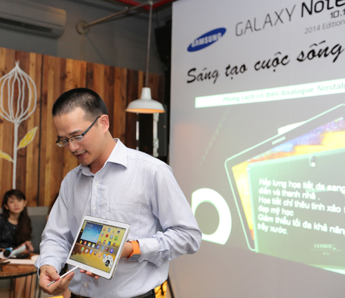 Galaxy Note 10.1 chạy đa nhiệm như máy tính Windows