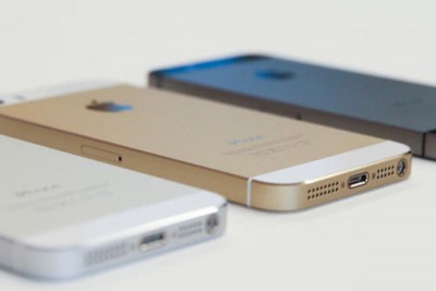 iPhone 5S màu vàng hút hàng
