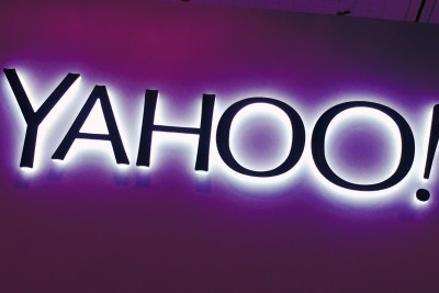 Yahoo thử nghiệm thanh tìm kiếm mới với logo bên phải